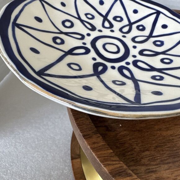 Set Of 2 Hand Painted 6.25” Blue And White Plate/Trinket Dishes Gold Rims - Picture 6 of 16